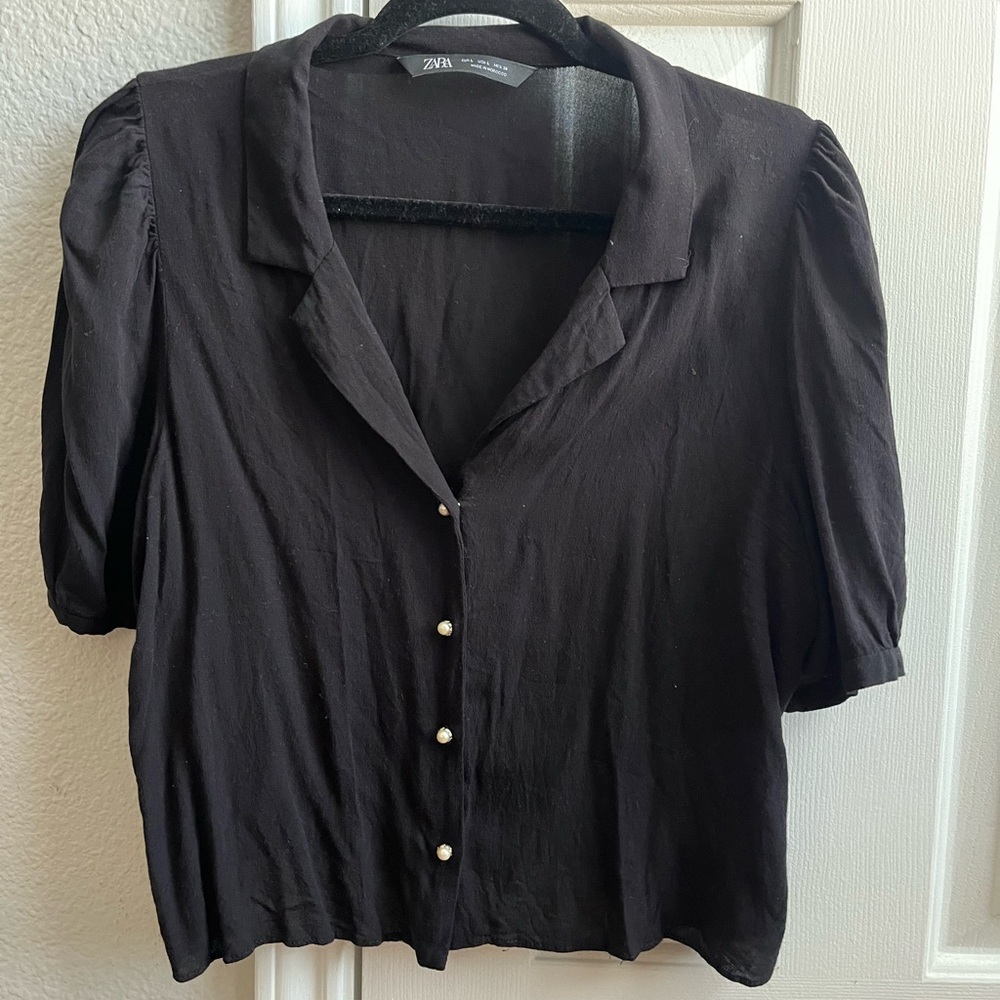 Zara Women's Black Button-Up Top